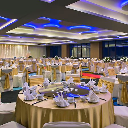 Mercure Penang Beach Tanjung Bungah  Exterior photo