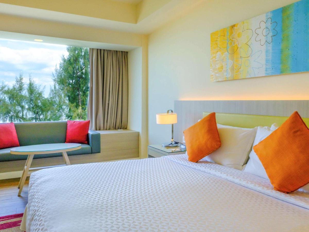 Mercure Penang Beach Tanjung Bungah  Exterior photo