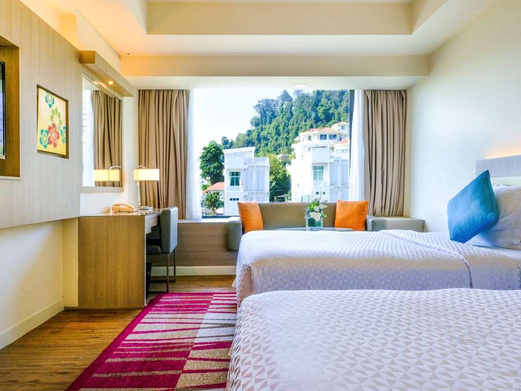 Mercure Penang Beach Tanjung Bungah  Room photo