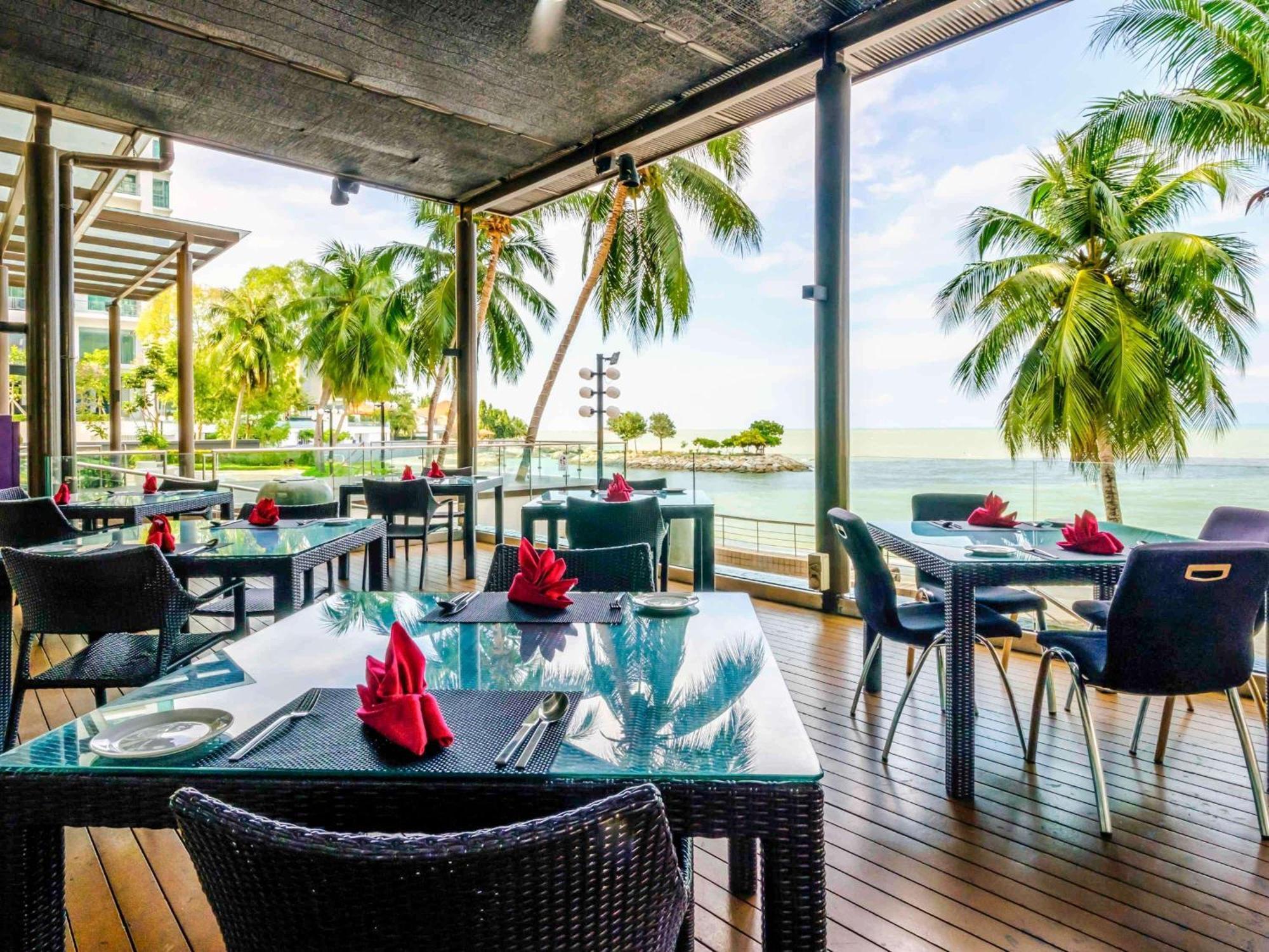 Mercure Penang Beach Tanjung Bungah  Exterior photo