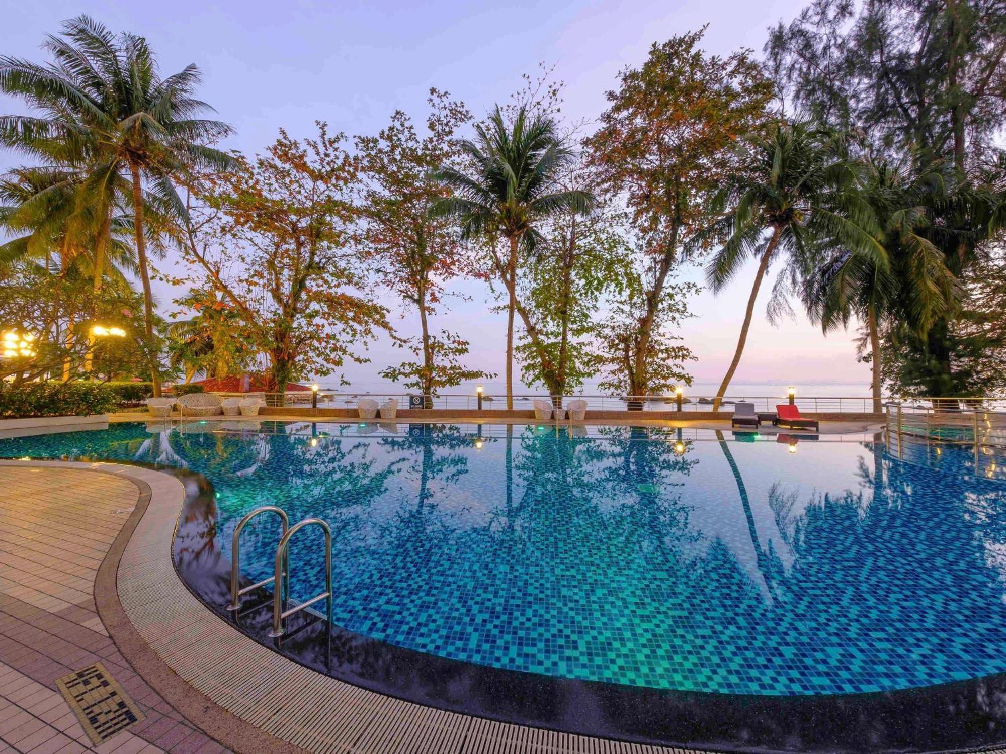 Mercure Penang Beach Tanjung Bungah  Exterior photo