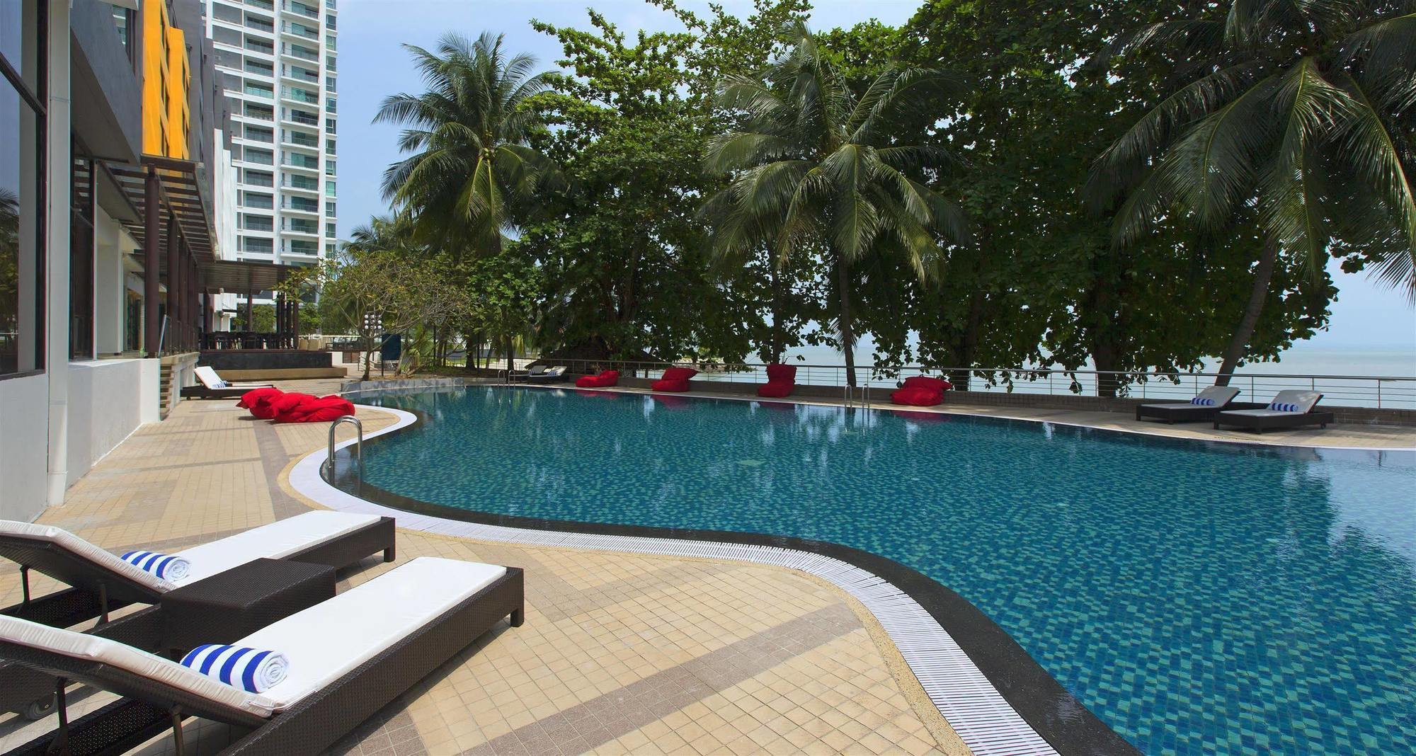 Mercure Penang Beach Tanjung Bungah  Exterior photo